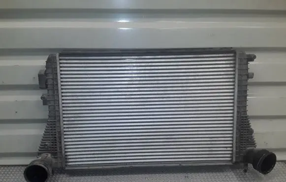 Skoda Octavia Mk2 (1Z) Intercooler radiator 1K0145803B