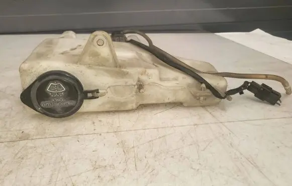 Ford Explorer Windshield washer fluid reservoir/tank 060351-636