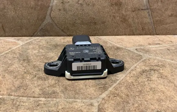 Mercedes-Benz E W212 ESP acceleration yaw rate sensor A0009059101