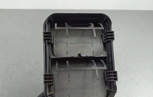 Renault Arkana Quarter panel pressure vent 8200728288
