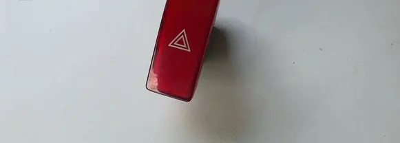 Honda CR-V Hazard light switch