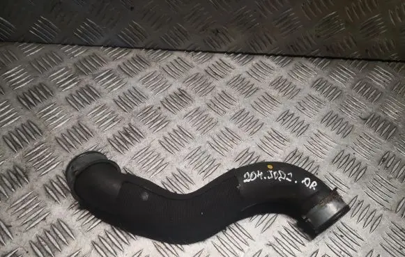 Mercedes-Benz C W204 Engine coolant pipe/hose 2125018282 A2125018282