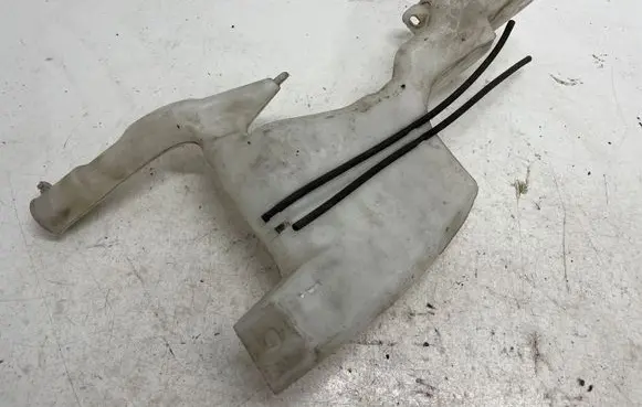 Ford Fiesta Windshield washer fluid reservoir/tank 8A6117B613
