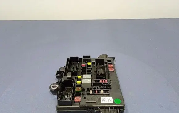 Opel Insignia A Fuse box set 13277319