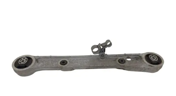 Engine mounting bracket