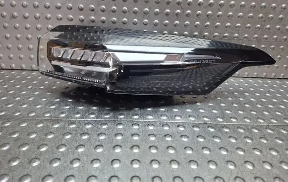 Peugeot 308 Rear/tail lights S27624482 9835299280