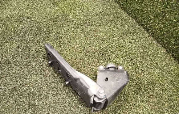 Renault Trafic III (X82) Sliding door middle roller runner 777645238R 777647086R 93451865