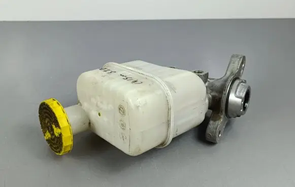 Jeep Cherokee Master brake cylinder 731346247