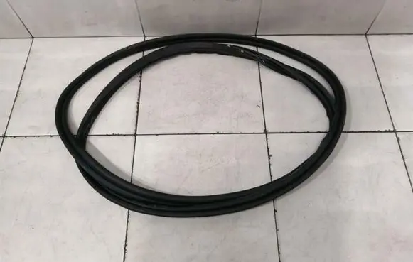 Tesla Model X Seal rubber (tailgate) 103303800B