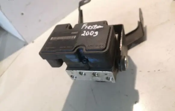 Ford Fiesta ABS Pump 06210213174 DZ38112691