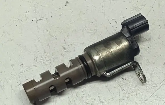 Toyota RAV 4 (XA40) Camshaft vanos timing valve 337010 501021 DS212