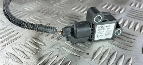 Volvo V50 Airbag deployment crash/impact sensor 30737139