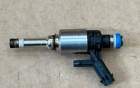 Audi A4 S4 B9 Fuel injector 06L906036C