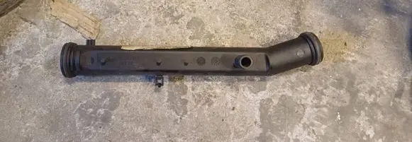 Volkswagen Golf V Engine coolant pipe/hose 032121065G