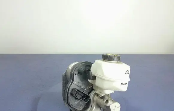 Skoda Octavia 985 Brake booster 5WB614105AT