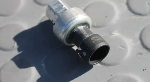 MG HS Air conditioning (A/C) pressure sensor 2175A02 12CP45-4 CZUJNIK-CISNIENIA