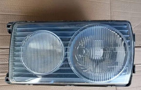 Mercedes-Benz W123 Headlight/headlamp 0301855301