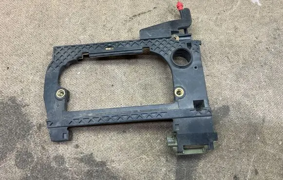 Front door exterior handle/bracket