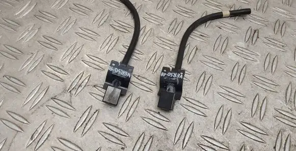 Toyota Verso Windshield washer spray nozzle 