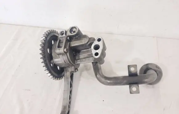 Volkswagen Transporter - Caravelle T5 Oil pump 070115153
