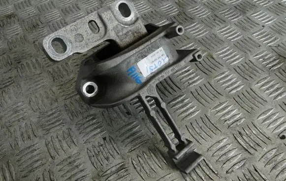 Volkswagen Polo VI Engine mount vacuum valve