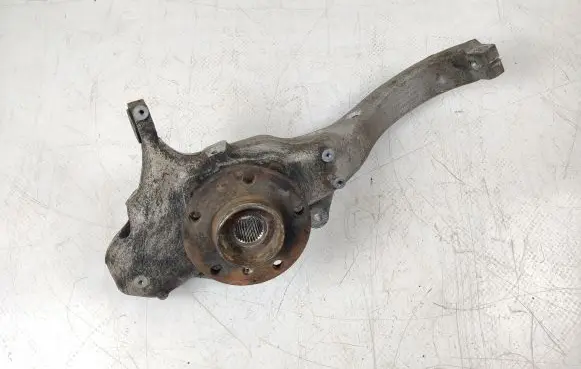BMW X5 F15 Front wheel hub 6773783