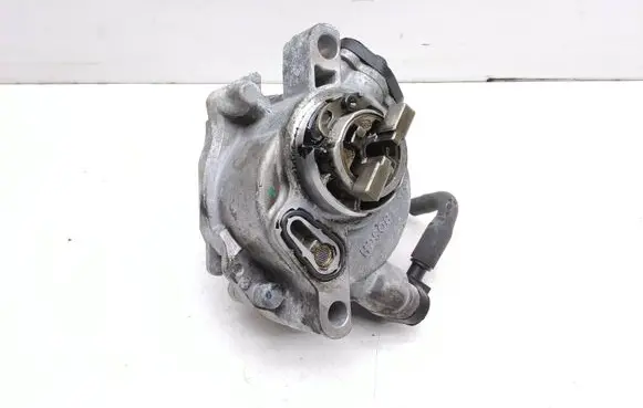 Volvo V40 Vacuum pump 9804021880