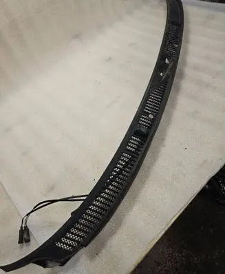 Audi A8 S8 D2 4D Wiper trim 4D1805097F