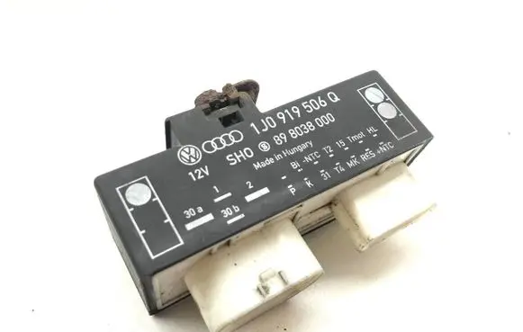 Volkswagen Golf IV Coolant fan relay 1J0919506Q 898038000