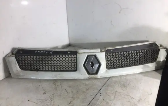 Renault Master II Front bumper upper radiator grill 8200233765