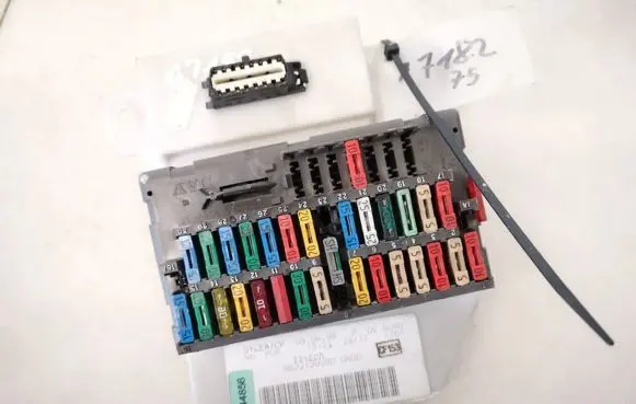 Citroen Xsara Fuse box set 9633156080 9568591280