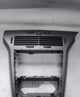 Radio/GPS head unit trim