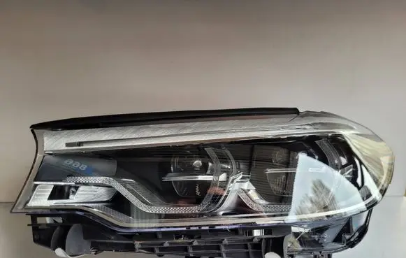 BMW 5 G30 G31 G38 Headlight/headlamp 8499121