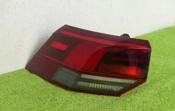 Volkswagen Golf VIII Rear/tail lights 9Y0945095C