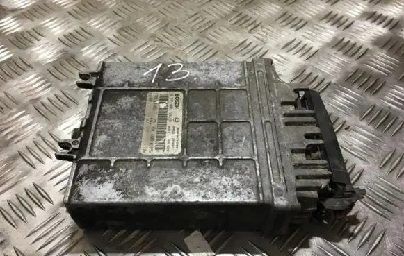 Renault Laguna I Engine control unit/module 0281001766 hom7700105952