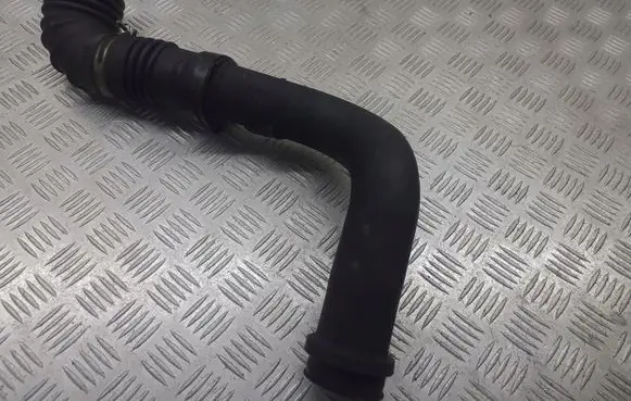 Mazda 6 Air intake hose/pipe R2AA1376X
