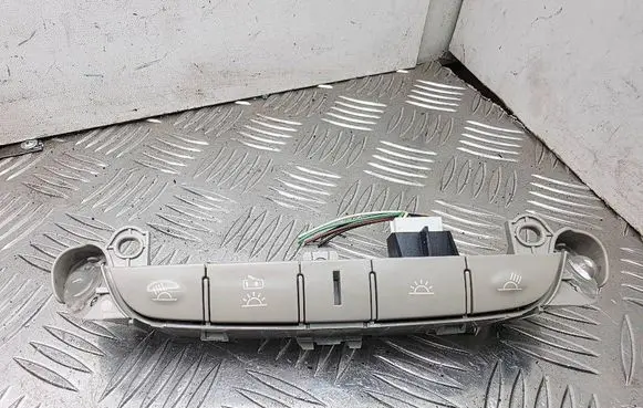 Nissan Navara D23 Interior lighting switch 4BA1E
