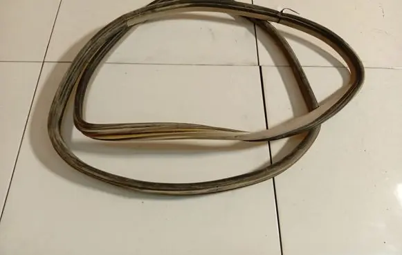 Seat Alhambra (Mk1) Rubber seal rear door 