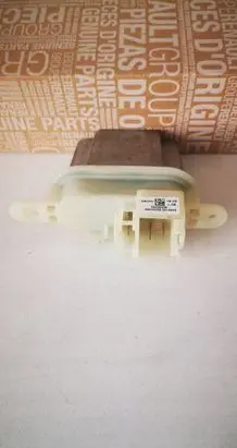 Renault Laguna III Heater blower motor/fan resistor 271502060R 52426558 29406032