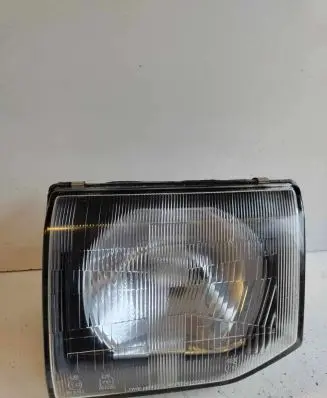 Mitsubishi Pajero Headlight/headlamp 11037746