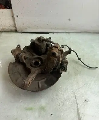 Volkswagen Polo IV 9N3 Front wheel hub spindle knuckle 2342