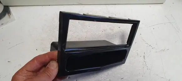 Radio/GPS head unit trim