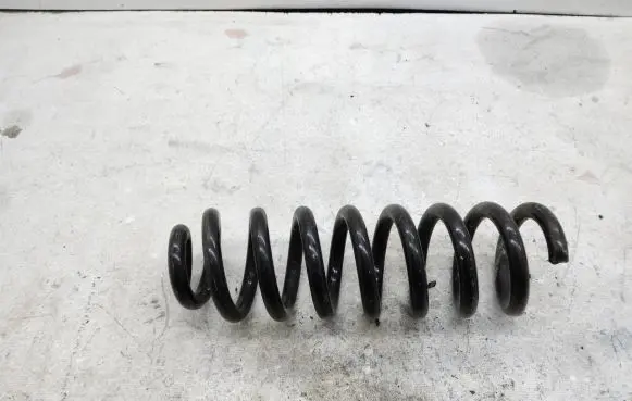 Mercedes-Benz C W205 Rear coil spring