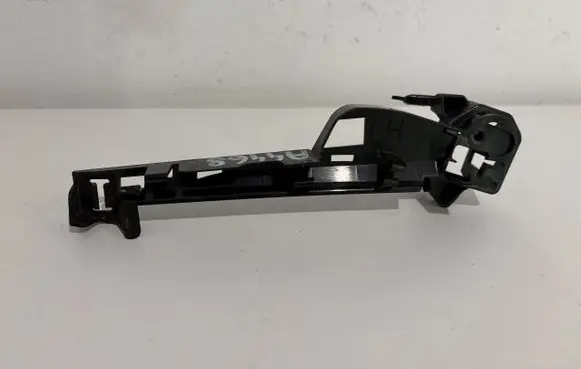 Volvo S90, V90 Front bumper mounting bracket 31663020