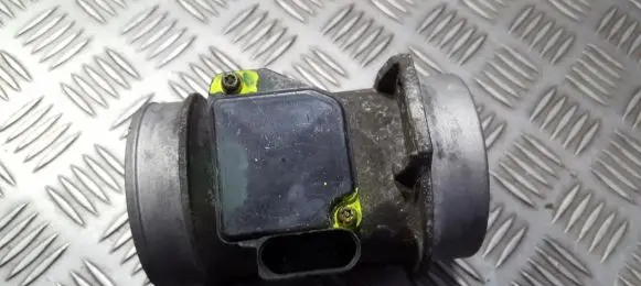 Audi A6 S6 C5 4B Mass air flow meter 059906461d afh70-25c