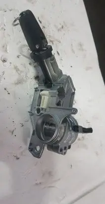 Opel Zafira B Ignition lock N0501881 N0501882