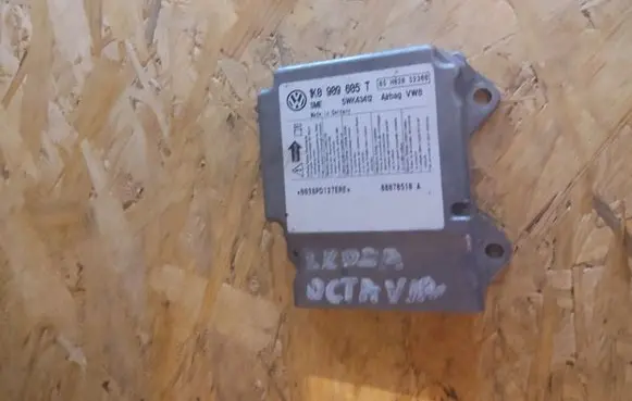 Skoda Octavia Mk2 (1Z) Airbag control unit/module 1K0909605T 5WK43412