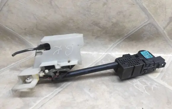 Hyundai Sonata Rear door lock