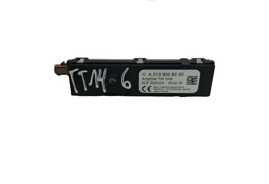 Mercedes-Benz CLS C257 Aerial antenna amplifier A2139056500