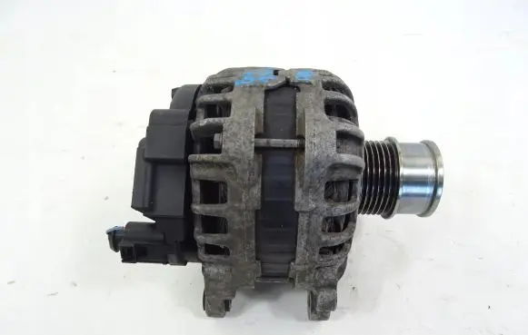 Volkswagen Golf VII Generator/alternator 04E903021M